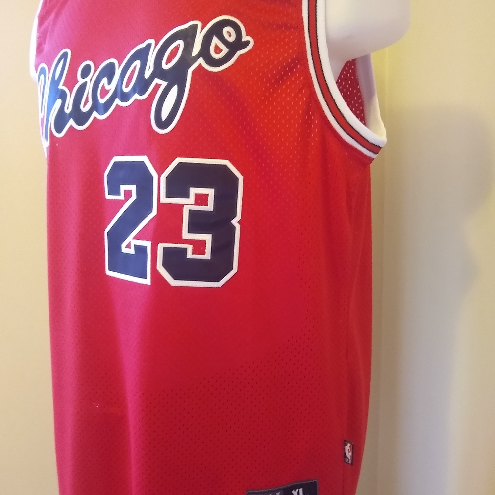 Michael Jordan Chicago Bulls Jersey Men's XL nwt - Picture 2 of 8